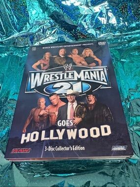 DVD WWE WrestleMania 21 Goes Hollywood Cover Art - Blue